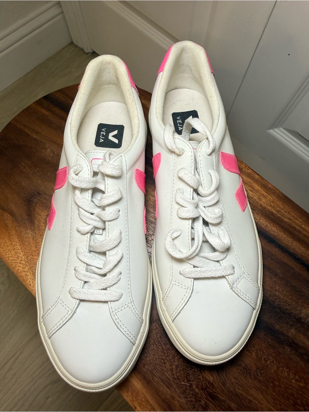 Veja Esplar Logo leather sneakers in extra-white and sari pink sz 8 - Picture 2 of 6